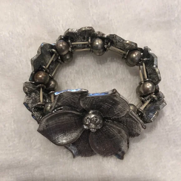 ✨Lovely cuff bracelet! - Picture 4 of 4